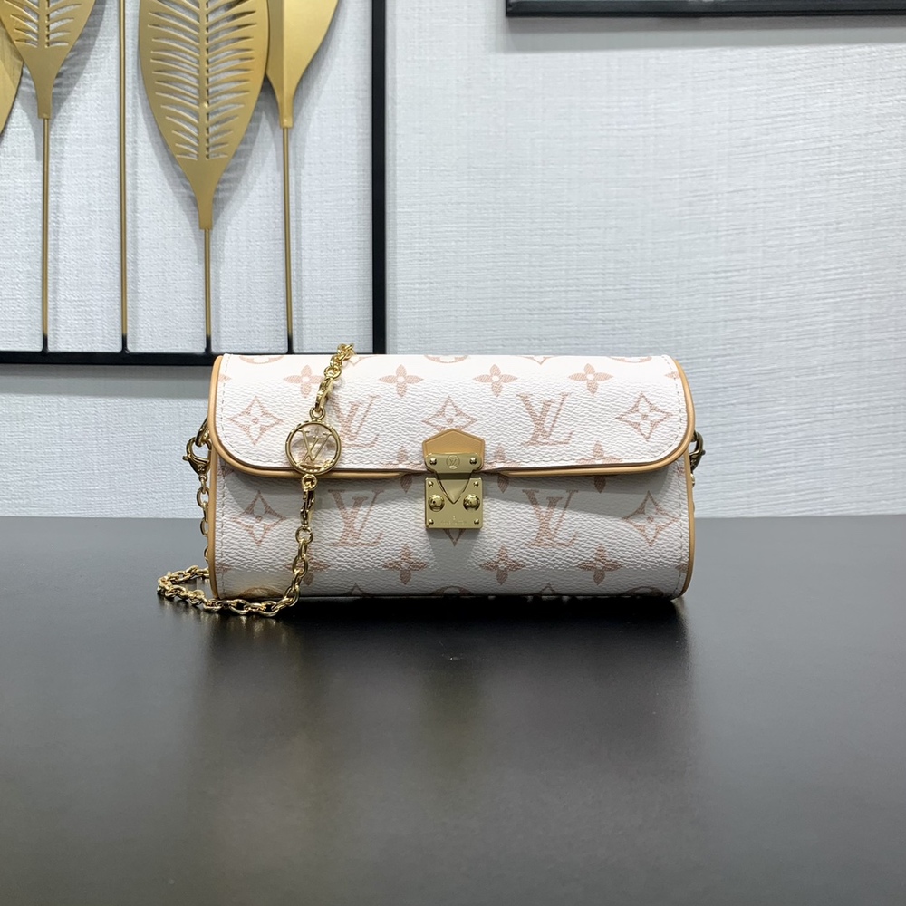 Louis Vuitton Pochette Camille